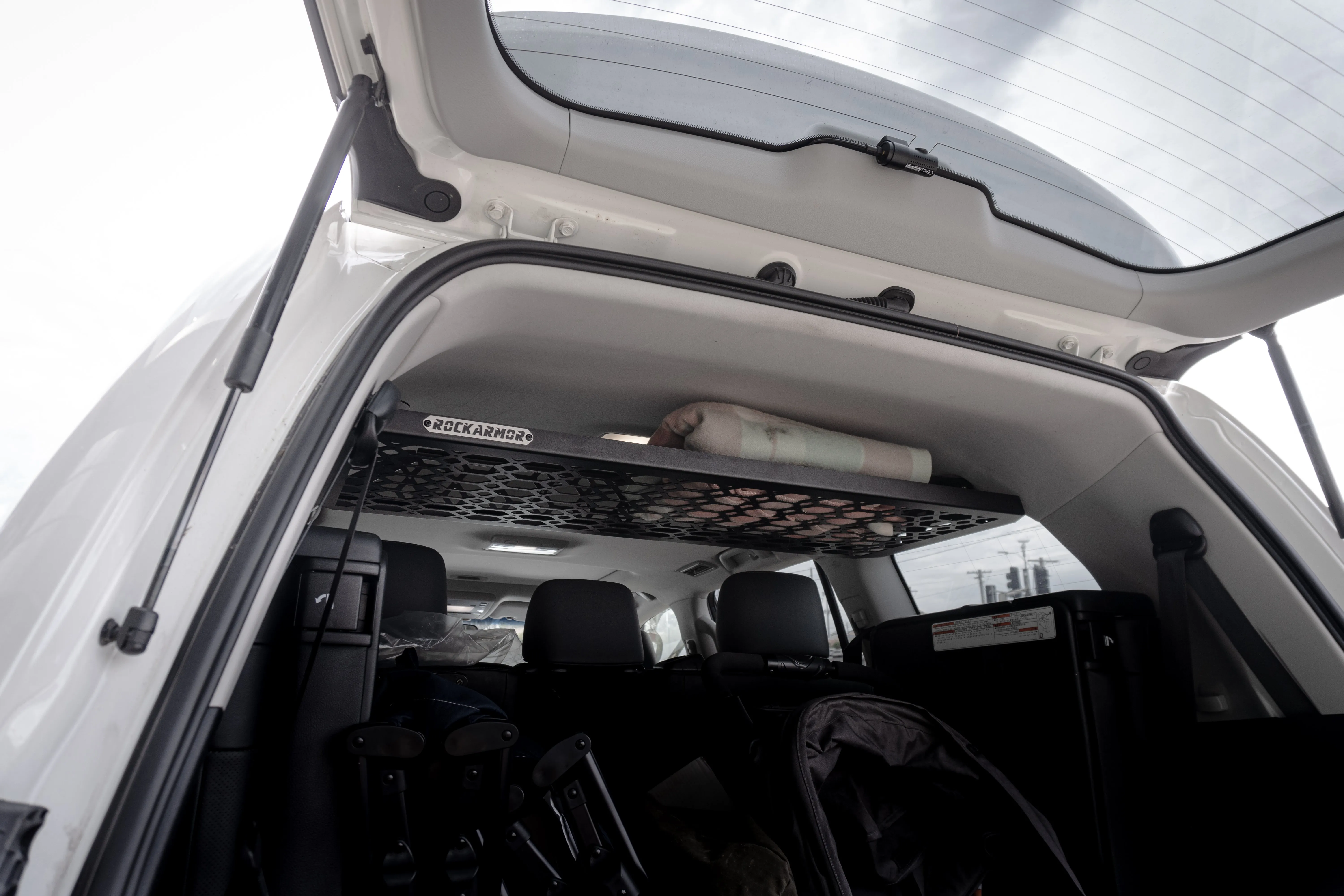 200 Series Rear Cargo Shelf - Parcel Shelf