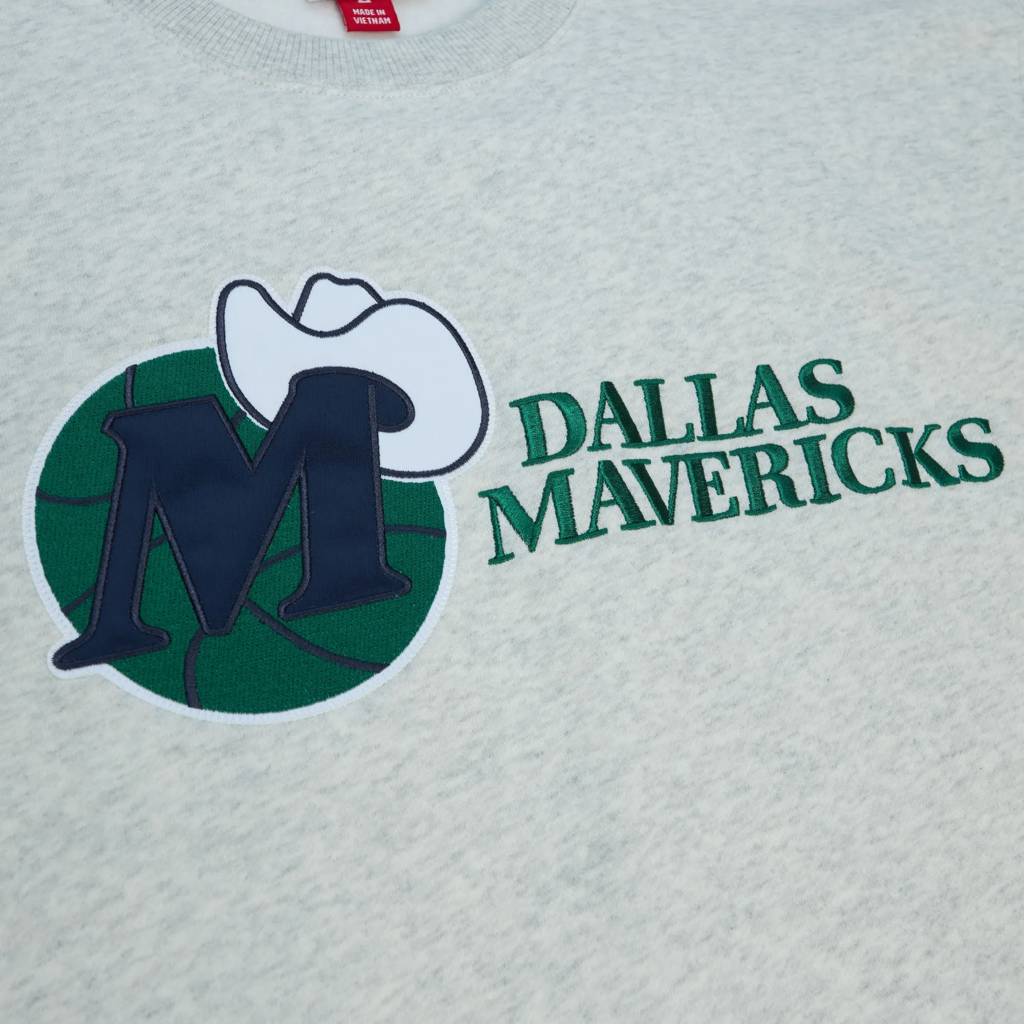 DALLAS MAVERICKS MITCHELL & NESS GREY M-HAT CREWNECK SWEATSHIRT