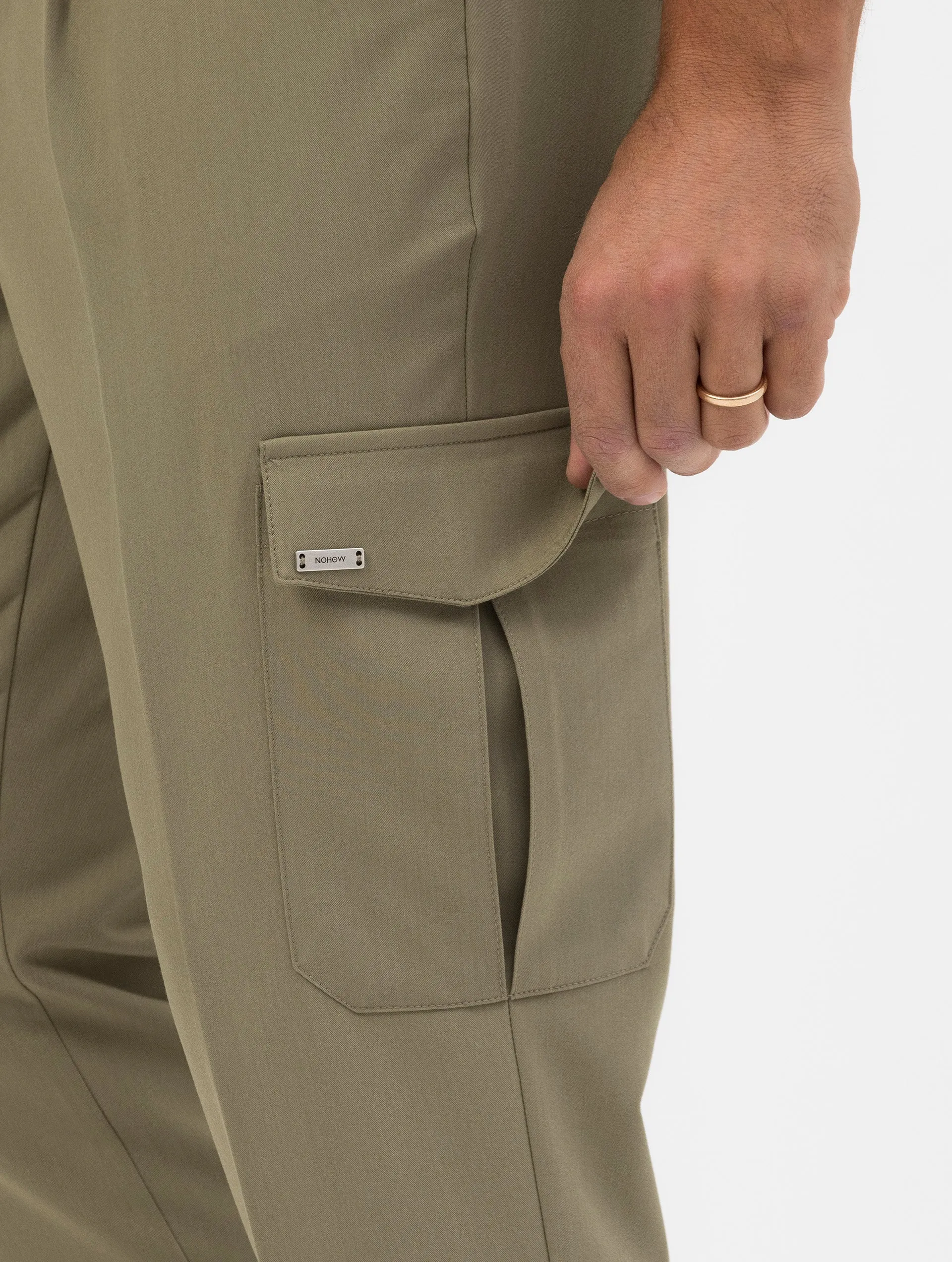 GARY CARGO PANTS IN GREEN